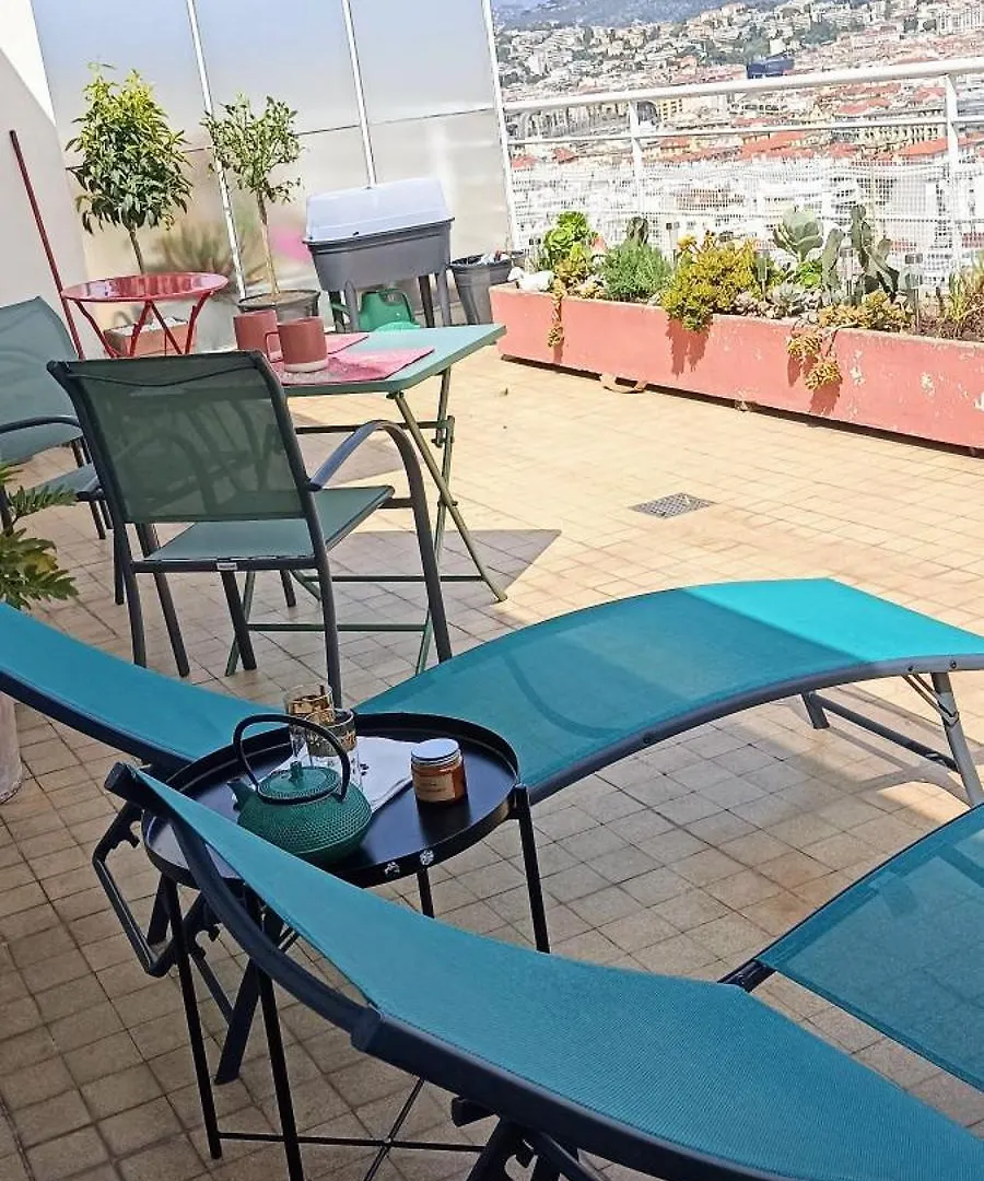 Chambre Vue Nice & Mer Homestay